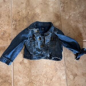 Baby gap girls jean jacket. Size 12-18 month.